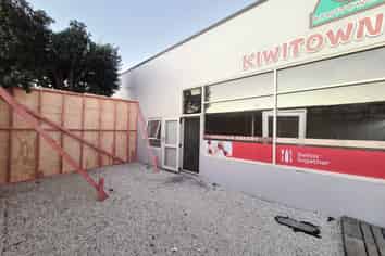 BURSWOOD PRIME CORNER LOCATION
