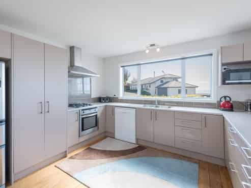 66 Queens Road, Stepneyville