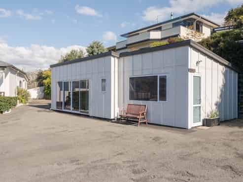 66 Queens Road, Stepneyville