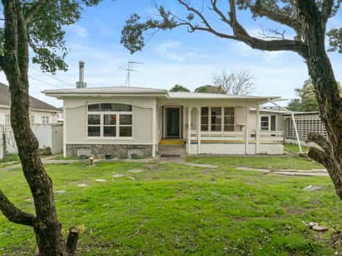 221 Great South Road, Manurewa