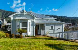 5 Taranaki Street, Picton