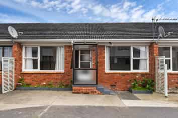 2/19 Motatau Road, Papatoetoe