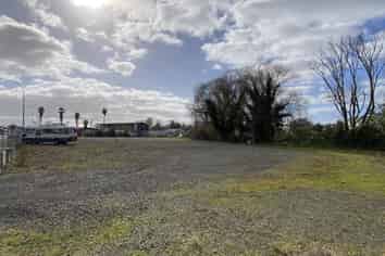 3,985SQM Level Drury Yard For Lease