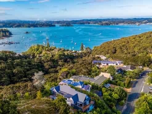 8 Titore Way, Russell