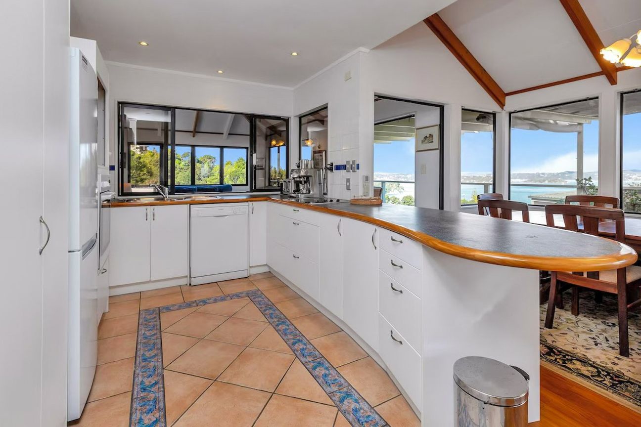 Stunning sea views seriously for sale - Fler