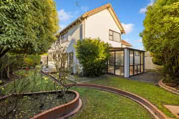 2/18 Pelorus Place, Harewood