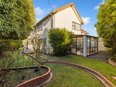 2/18 Pelorus Place, Harewood