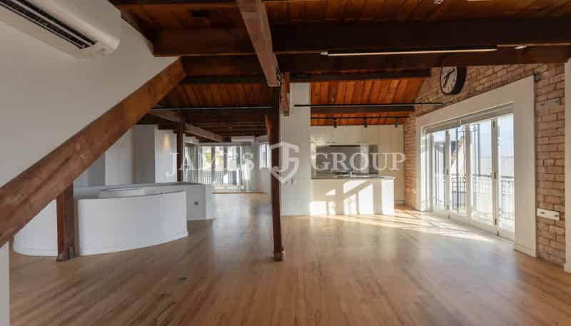 A6/1 Beresford Square, Newton