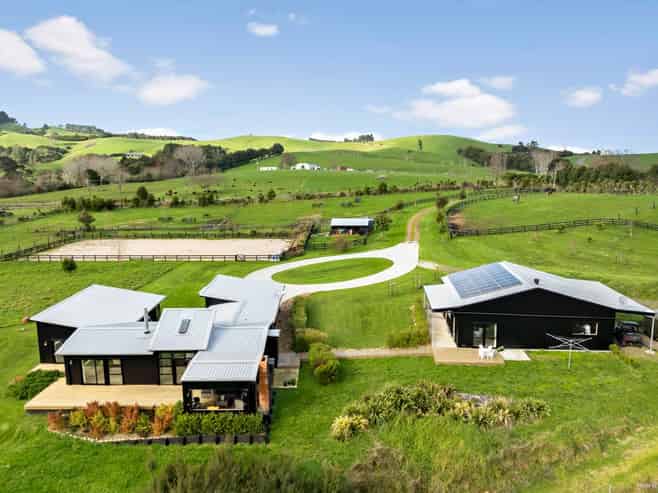 2 Fern Road, Mangatangi