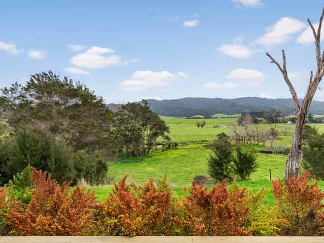 2 Fern Road, Mangatangi