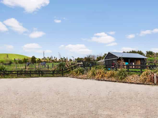 2 Fern Road, Mangatangi