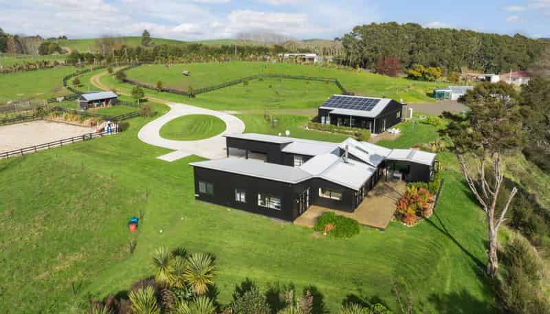 2 Fern Road, Mangatangi