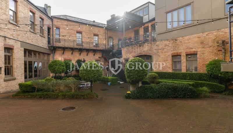 B2/1 Beresford Square, Newton