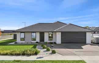 1 Carmine Crescent, Richmond