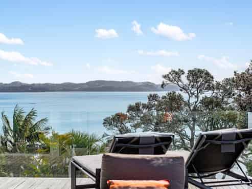 33 Chelverton Terrace, Red Beach