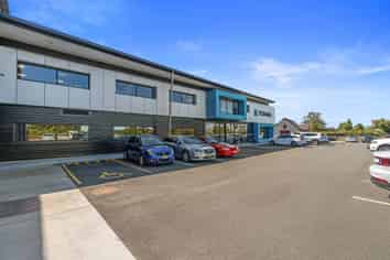 Modern Offices Available for Sub-Lease 