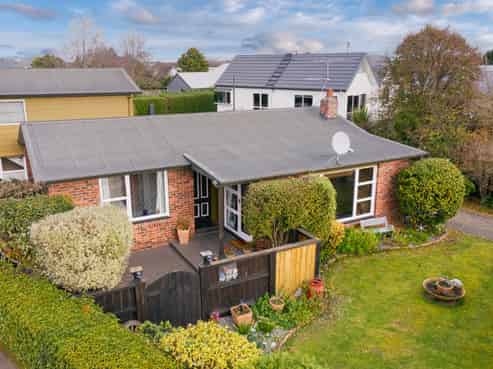 64 Farm Road, Allenton
