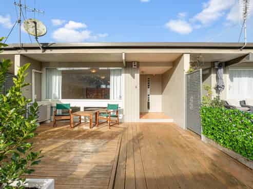 2/46 Thatcher Street, Mission Bay