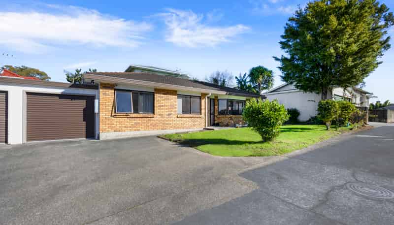 2/27 Rata Street, New Lynn