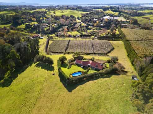 400 Old Highway, Whakamarama
