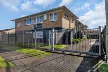 11 Donald Street, Regent