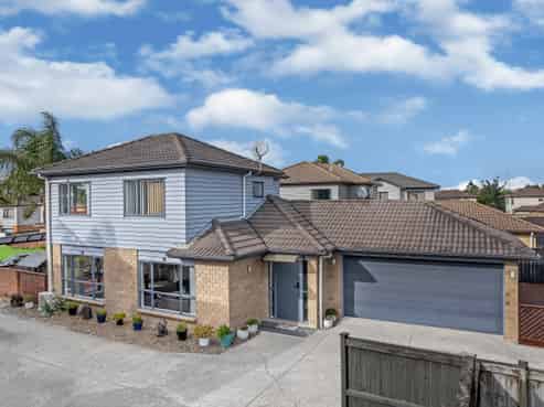 9 Riverglade Parkway, Te Atatu South