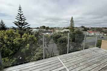 4 Lawry Street, Moturoa