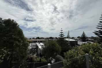 4 Lawry Street, Moturoa