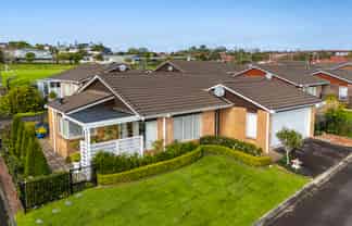 45 The Grove, Red Beach