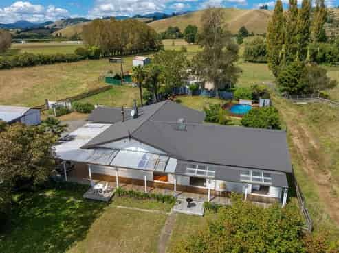 132 Whitby Road, Wakefield