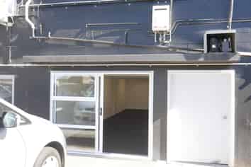 Refurbished Studio, Prime Location