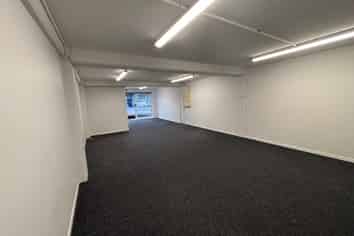 Refurbished Studio, Prime Location