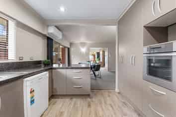24A Sloane Avenue, Tihiotonga