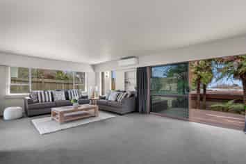 24A Sloane Avenue, Tihiotonga