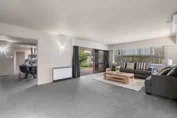 24A Sloane Avenue, Tihiotonga