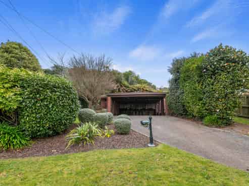 24A Sloane Avenue, Tihiotonga