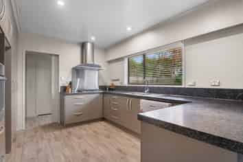 24A Sloane Avenue, Tihiotonga