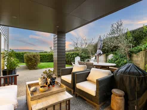 14 Paparoa Crescent, Aotea