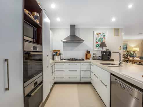 14 Paparoa Crescent, Aotea