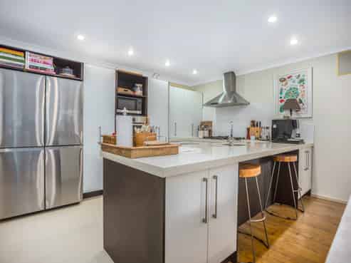 14 Paparoa Crescent, Aotea