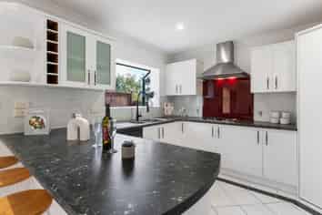 70 Mt Lebanon Crescent, The Gardens