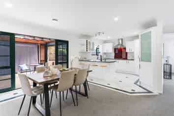 70 Mt Lebanon Crescent, The Gardens