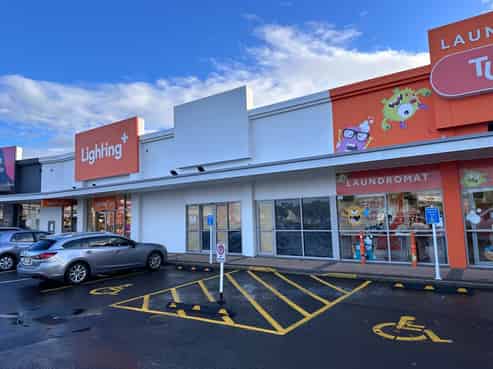 Bulk retail for lease in Bayfair