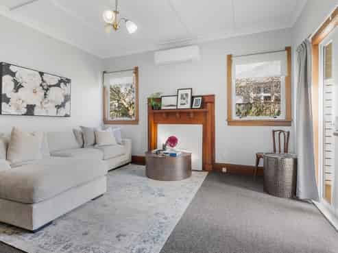 72 Great North Road, Saint Johns Hill