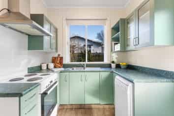 72 Great North Road, Saint Johns Hill