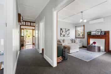 72 Great North Road, Saint Johns Hill