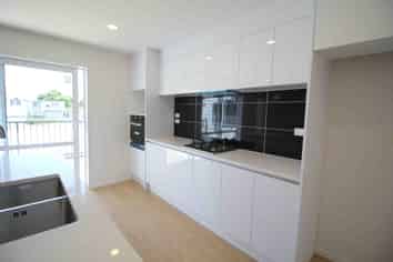 D/9 Waddell Ave, Point England