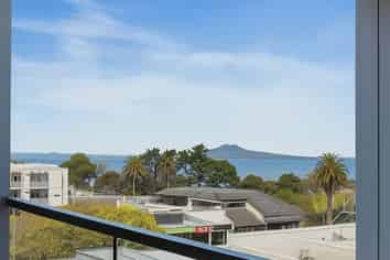 410/4 Bute Road, Browns Bay