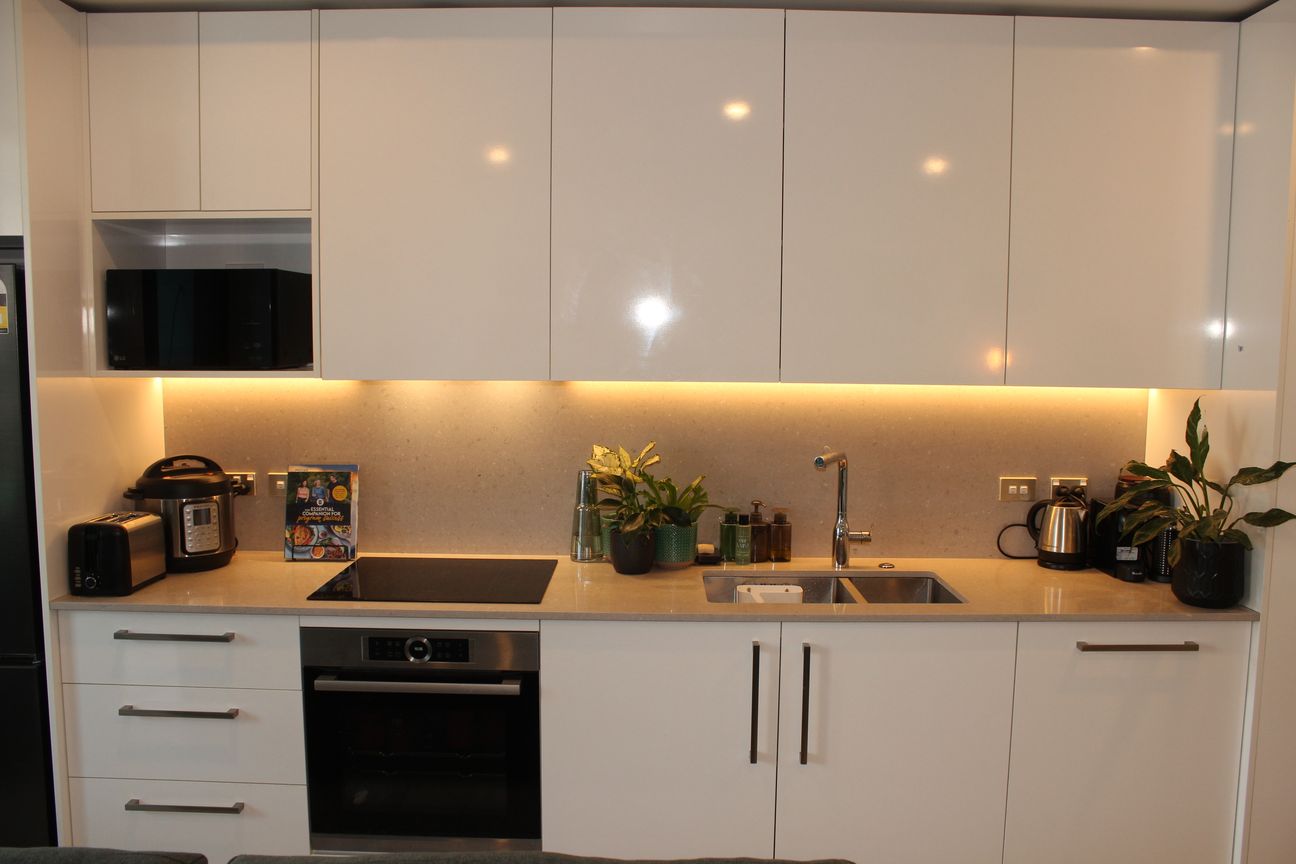 Semi-Furnished Studio Gem in the Heart of the City - Widok 2