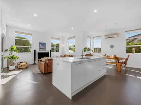 14 Reliance Crescent, Beachlands